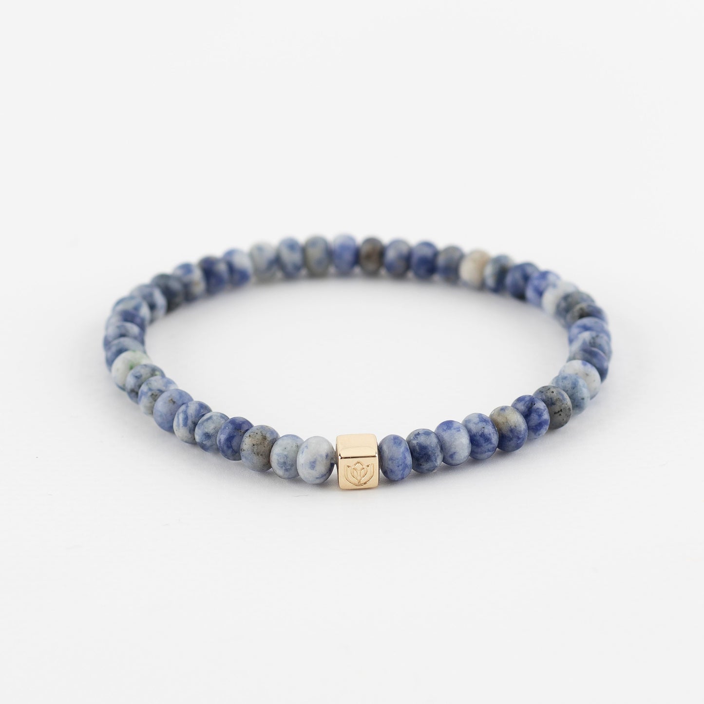 Y&G Men edelstenen armband | Sodaliet & 14k geelgouden cube