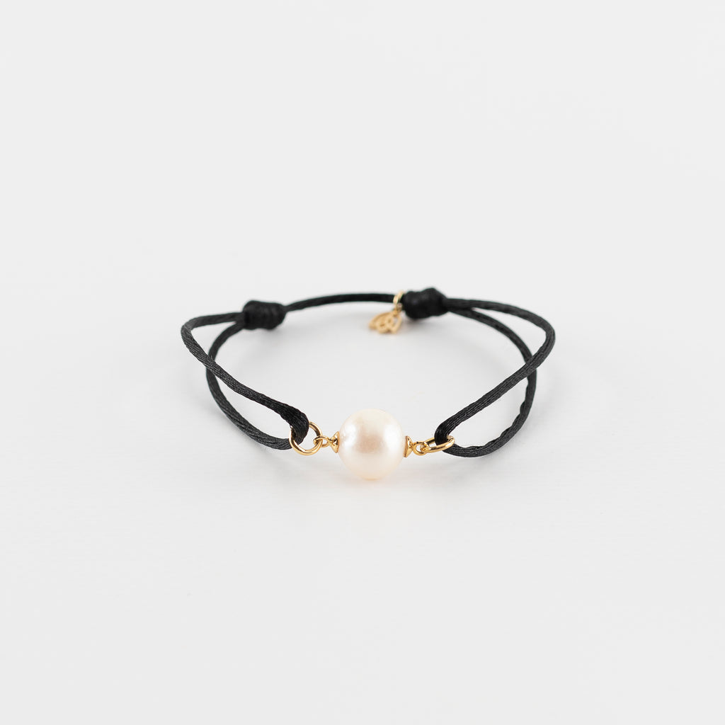 Y&G Satijnkoord armband | Witte Zoetwaterparel