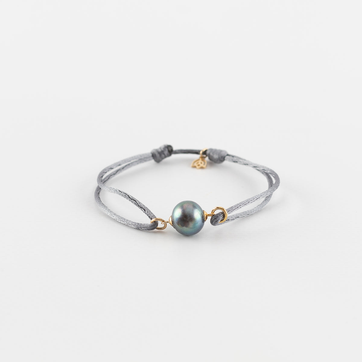 Y&G Satijnkoord armband | Grijze Zoetwaterparel