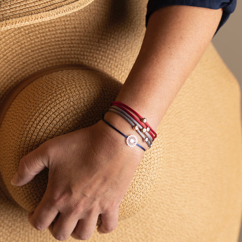 Y&G Satijnkoord armband | Drie diamanten 0,03