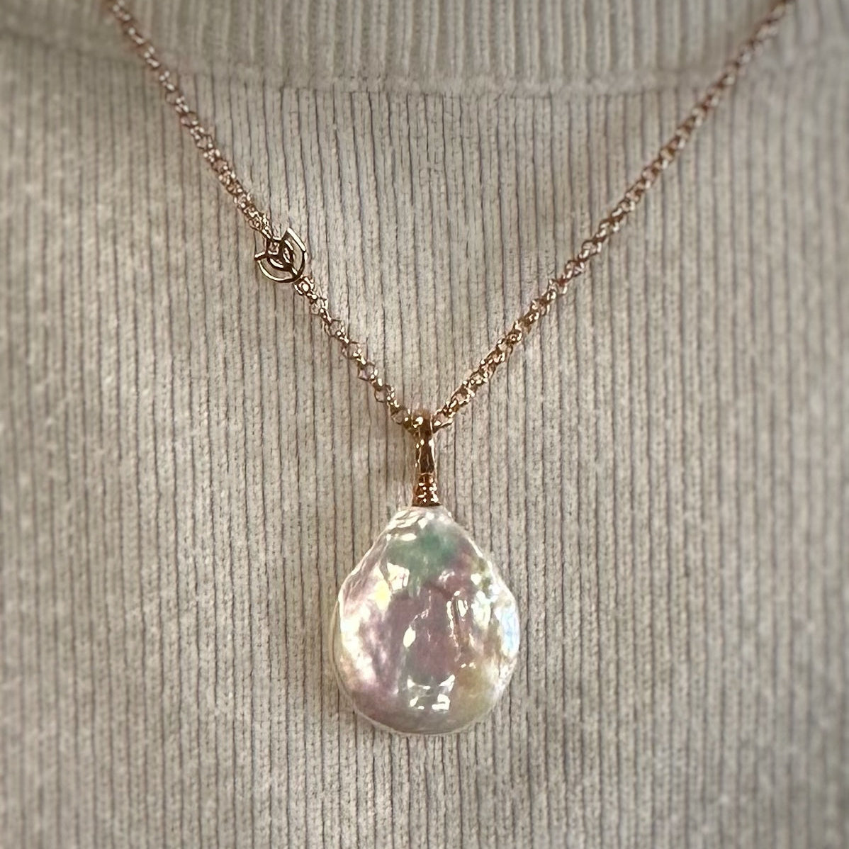 Y&G Hanger | Barokparel & 14k goud