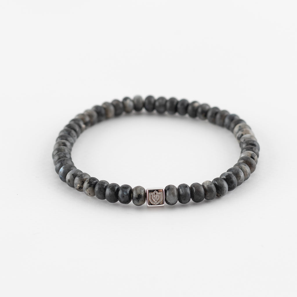 Y&G Men edelstenen armband | Donkere labradoriet & 14k gouden cube