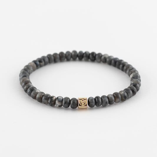 Y&G Men edelstenen armband | Donkere labradoriet & 14k gouden cube