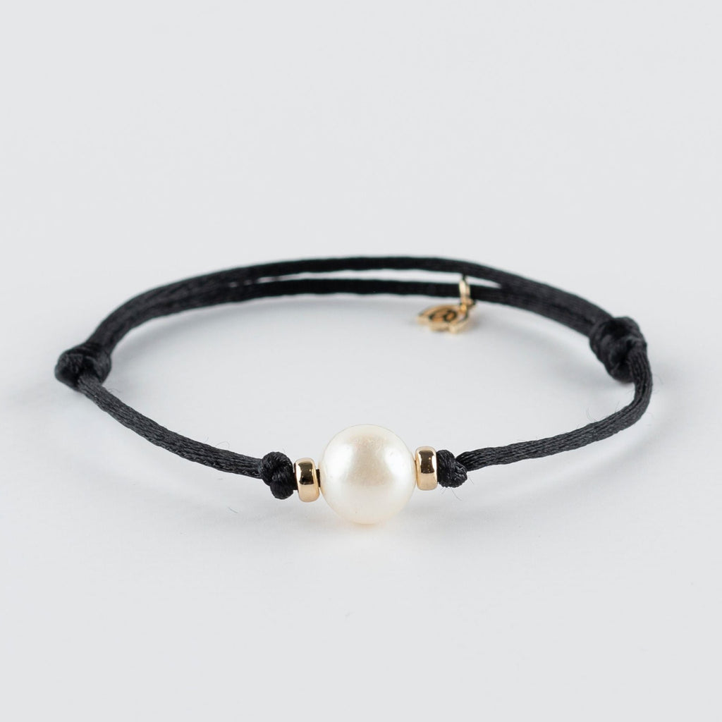Y&G Satijnkoord armband | Witte Zoetwaterparel